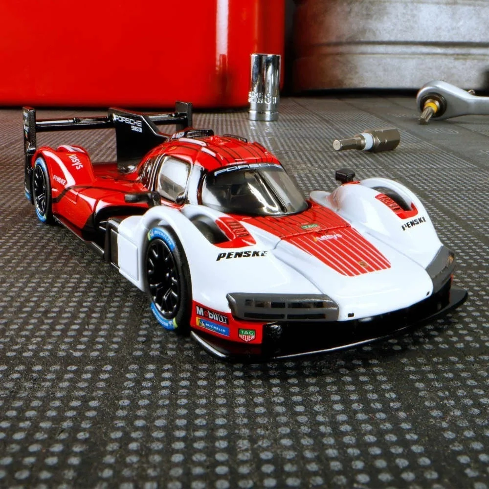 Hot Wheels Elite 64 #17 Porsche 963 Penske Racing JCP46 (NIB)